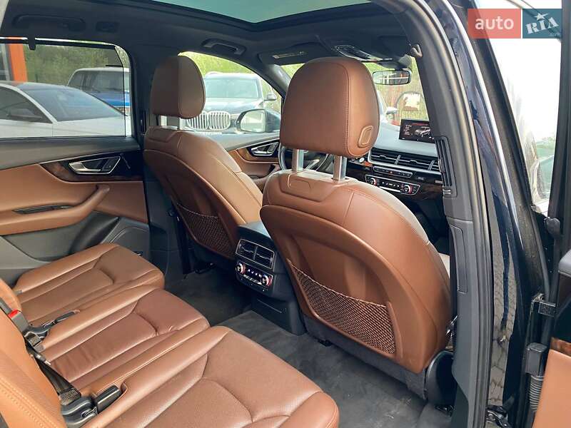 Позашляховик / Кросовер Audi Q7 2016 в Львові
