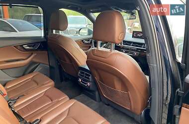 Внедорожник / Кроссовер Audi Q7 2016 в 