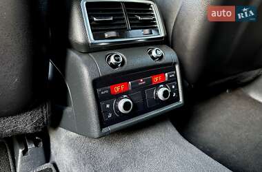 Позашляховик / Кросовер Audi Q7 2012 в 