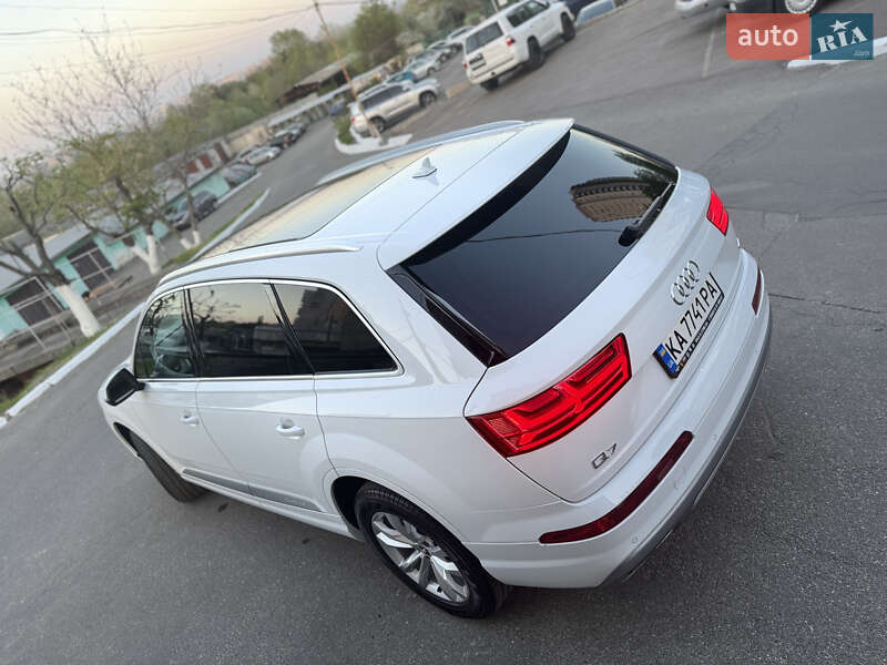 Внедорожник / Кроссовер Audi Q7 2019 в Киеве