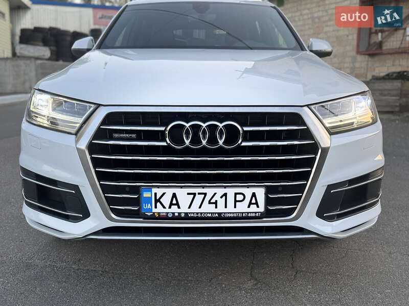 Внедорожник / Кроссовер Audi Q7 2019 в Киеве
