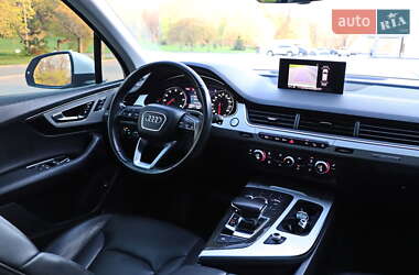 Внедорожник / Кроссовер Audi Q7 2017 в 