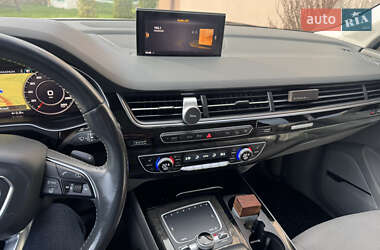 Позашляховик / Кросовер Audi Q7 2016 в 