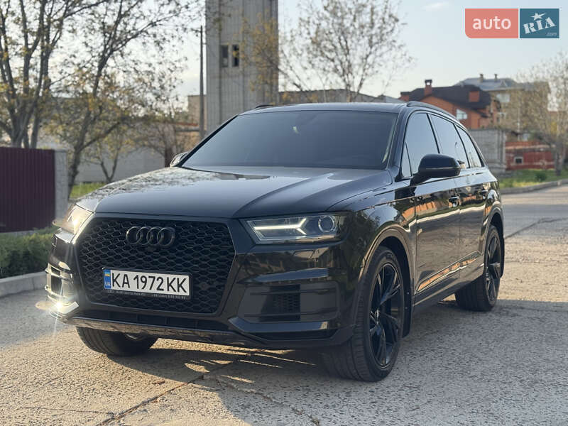 Внедорожник / Кроссовер Audi Q7 2017 в Южноукраинске