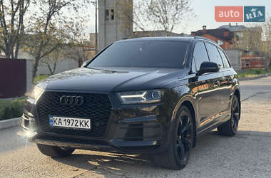 Внедорожник / Кроссовер Audi Q7 2017 в 