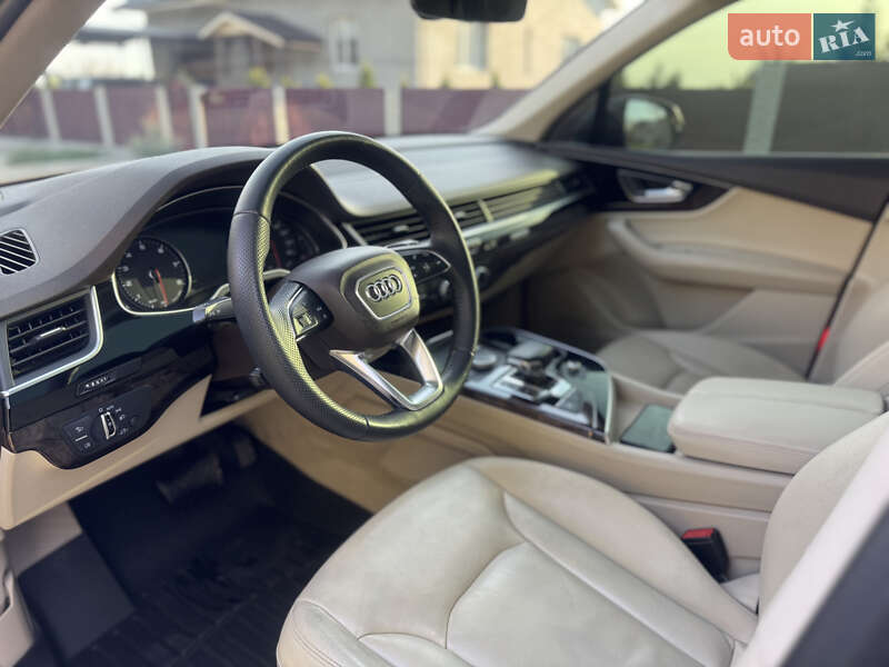 Внедорожник / Кроссовер Audi Q7 2017 в Южноукраинске