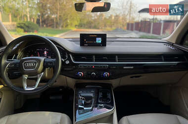 Внедорожник / Кроссовер Audi Q7 2017 в 