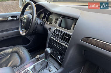 Внедорожник / Кроссовер Audi Q7 2010 в 