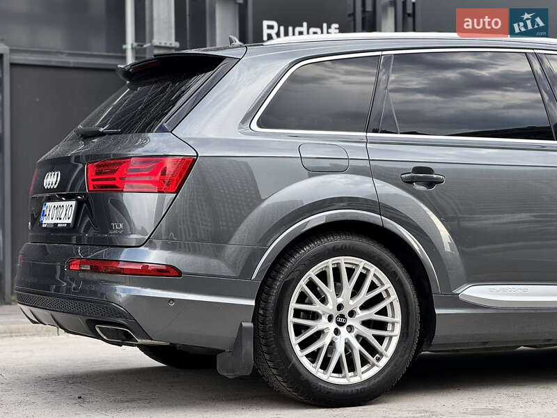 Позашляховик / Кросовер Audi Q7 2015 в Києві