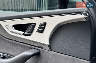 Внедорожник / Кроссовер Audi Q7 2015 в 