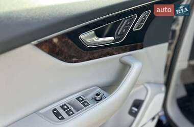 Позашляховик / Кросовер Audi Q7 2017 в 