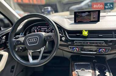 Позашляховик / Кросовер Audi Q7 2017 в 