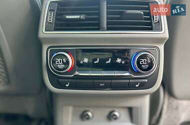 Позашляховик / Кросовер Audi Q7 2017 в 