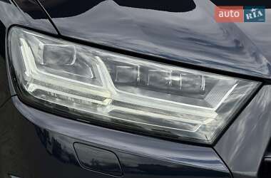 Внедорожник / Кроссовер Audi Q7 2016 в 