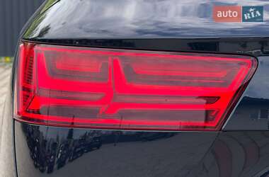 Внедорожник / Кроссовер Audi Q7 2016 в 
