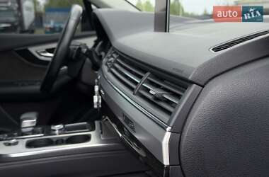 Внедорожник / Кроссовер Audi Q7 2016 в 