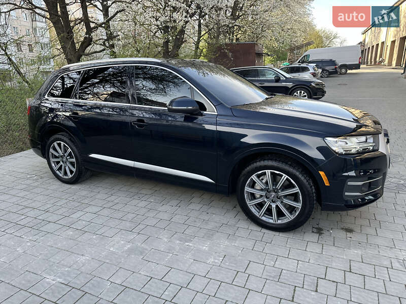 Позашляховик / Кросовер Audi Q7 2017 в Гусятині