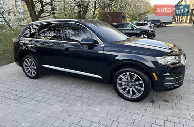 Позашляховик / Кросовер Audi Q7 2017 в 