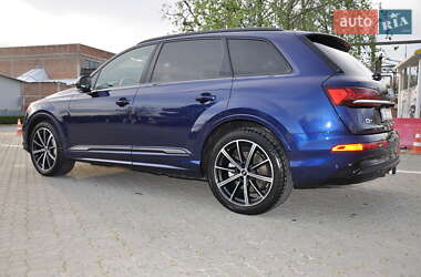 Внедорожник / Кроссовер Audi Q7 2020 в 