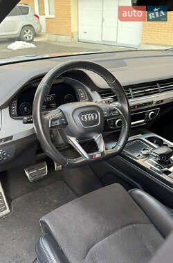 Внедорожник / Кроссовер Audi Q7 2017 в 