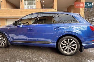 Внедорожник / Кроссовер Audi Q7 2017 в 