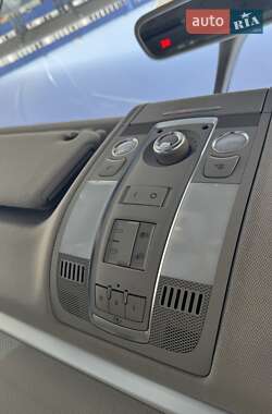 Позашляховик / Кросовер Audi Q7 2010 в 