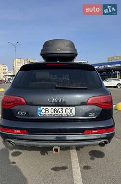 Позашляховик / Кросовер Audi Q7 2010 в 