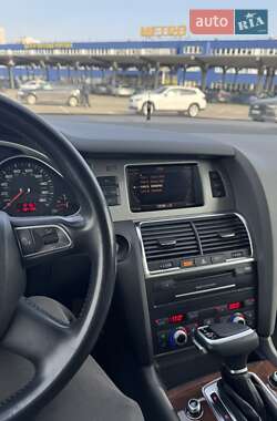 Позашляховик / Кросовер Audi Q7 2010 в 
