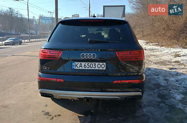 Внедорожник / Кроссовер Audi Q7 2017 в 