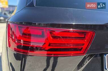 Внедорожник / Кроссовер Audi Q7 2015 в 