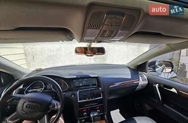 Позашляховик / Кросовер Audi Q7 2013 в 