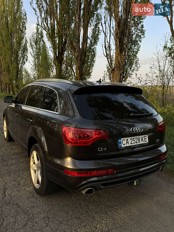 Позашляховик / Кросовер Audi Q7 2013 в Мукачевому