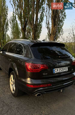 Внедорожник / Кроссовер Audi Q7 2013 в 