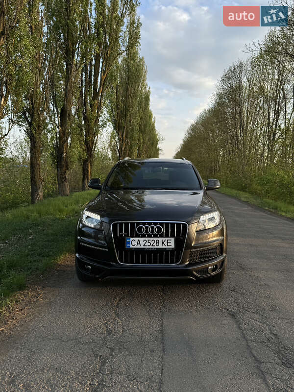 Внедорожник / Кроссовер Audi Q7 2013 в 