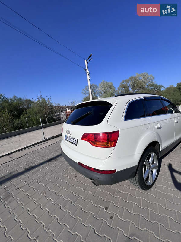 Позашляховик / Кросовер Audi Q7 2008 в Чернівцях
