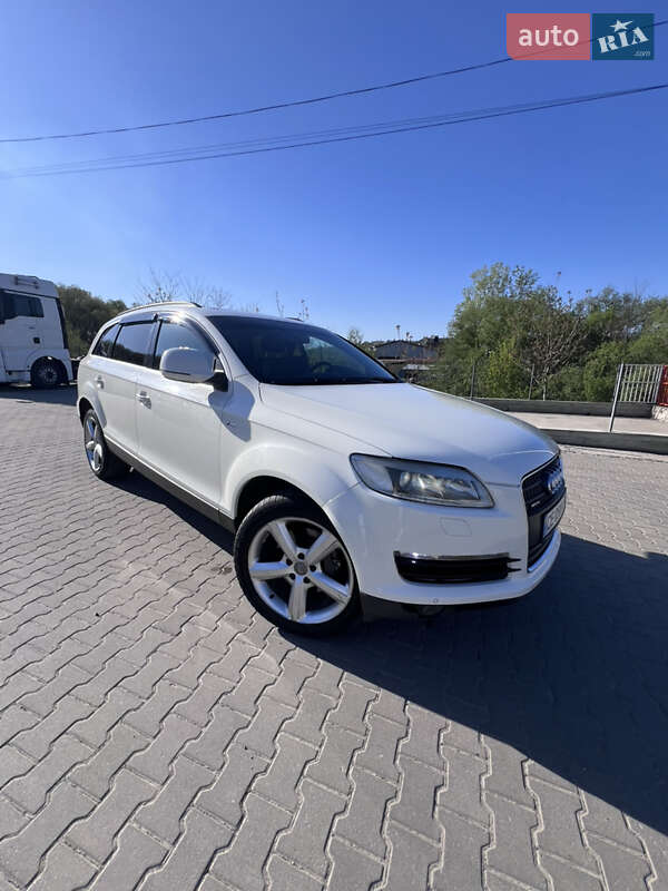 Позашляховик / Кросовер Audi Q7 2008 в Чернівцях