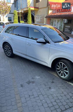 Внедорожник / Кроссовер Audi Q7 2018 в 