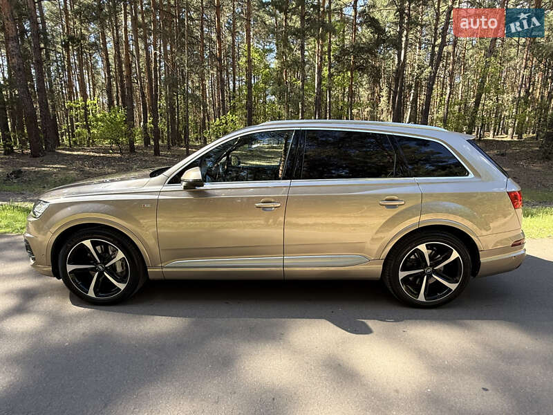 Внедорожник / Кроссовер Audi Q7 2019 в Киеве