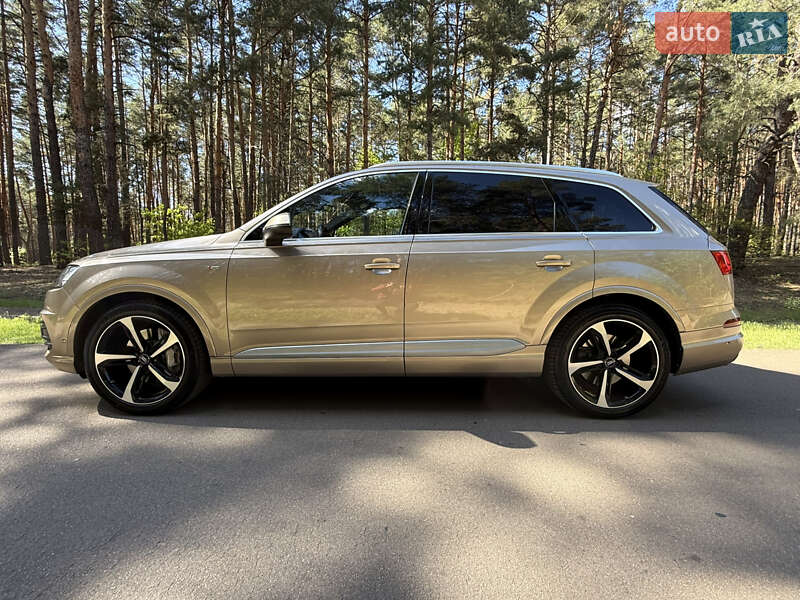 Внедорожник / Кроссовер Audi Q7 2019 в Киеве