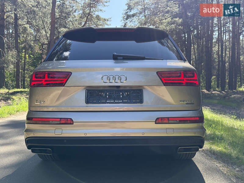 Внедорожник / Кроссовер Audi Q7 2019 в Киеве