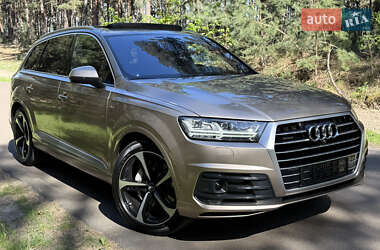 Позашляховик / Кросовер Audi Q7 2019 в 