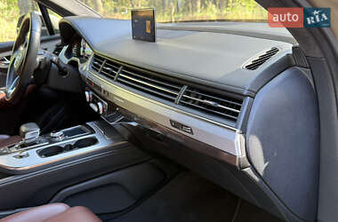 Позашляховик / Кросовер Audi Q7 2019 в 