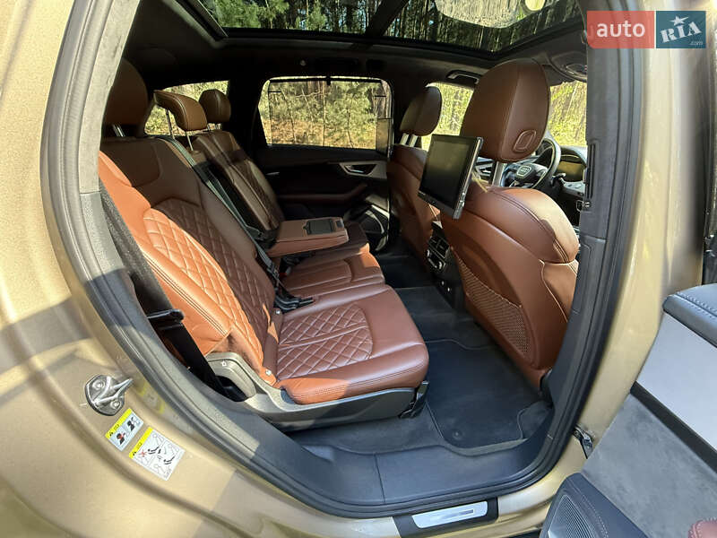 Внедорожник / Кроссовер Audi Q7 2019 в Киеве