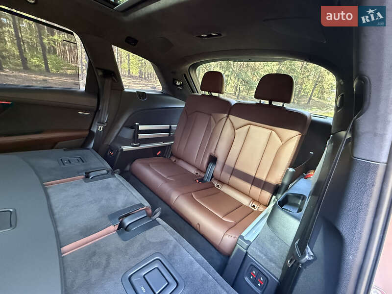 Внедорожник / Кроссовер Audi Q7 2019 в Киеве