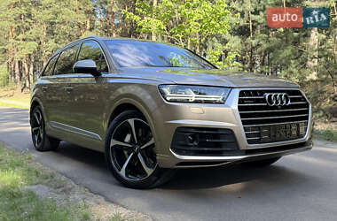 Позашляховик / Кросовер Audi Q7 2019 в 