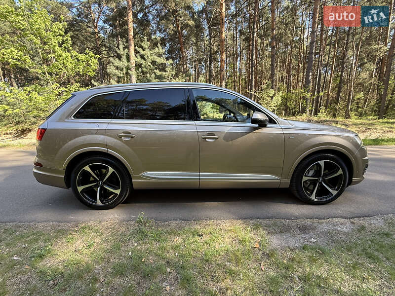 Внедорожник / Кроссовер Audi Q7 2019 в Киеве