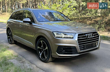 Позашляховик / Кросовер Audi Q7 2019 в 