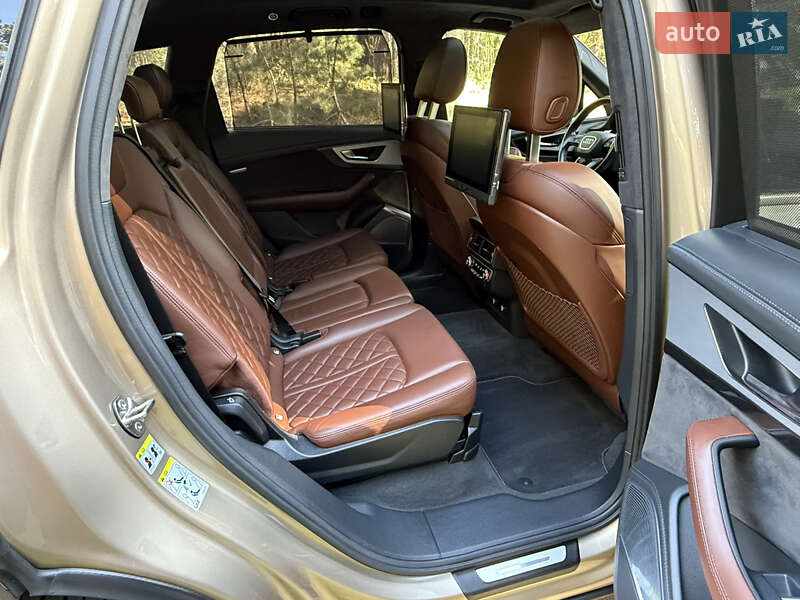 Внедорожник / Кроссовер Audi Q7 2019 в Киеве