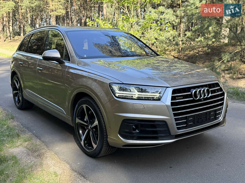 Внедорожник / Кроссовер Audi Q7 2019 в Киеве