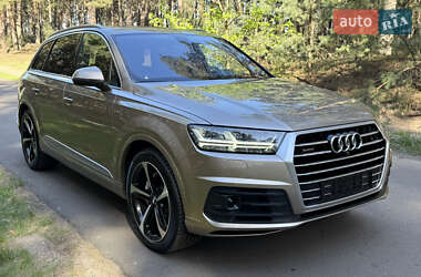 Позашляховик / Кросовер Audi Q7 2019 в 